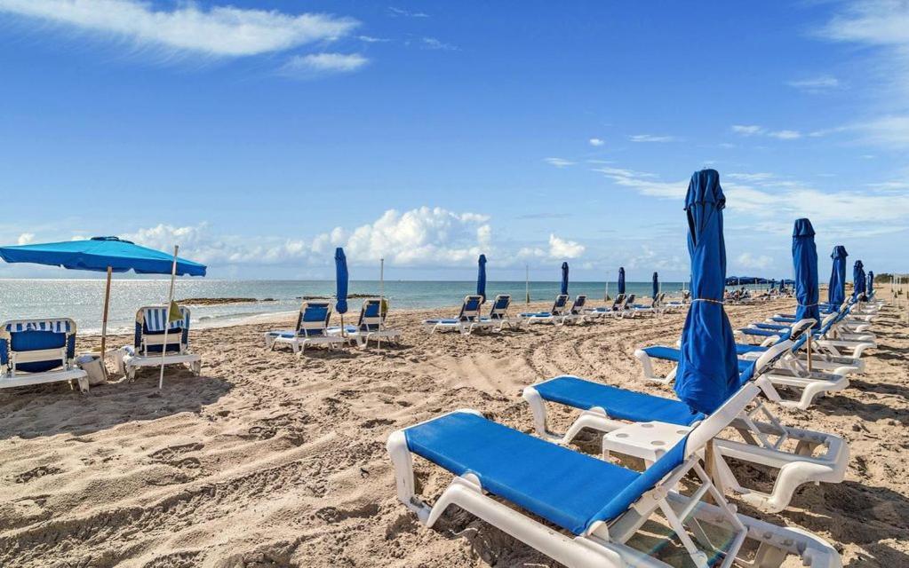 Singer Island Beach Resort And Spa, Located At The Palm Beach Resort Ривиера Бийч Екстериор снимка