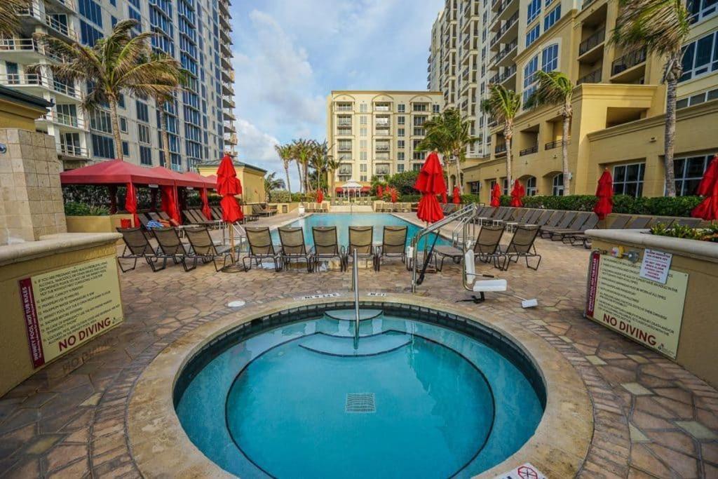 Singer Island Beach Resort And Spa, Located At The Palm Beach Resort Ривиера Бийч Екстериор снимка