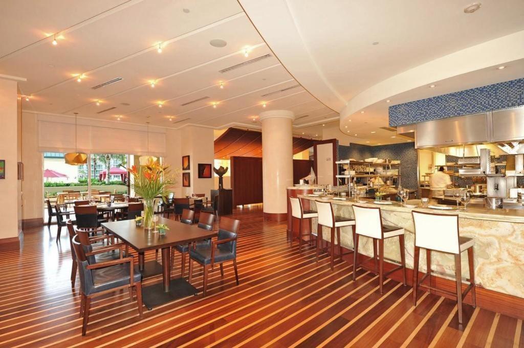 Singer Island Beach Resort And Spa, Located At The Palm Beach Resort Ривиера Бийч Екстериор снимка